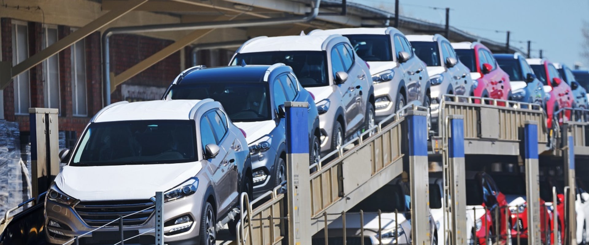 Car Shipping Services: Understanding Costs and Factors to Consider