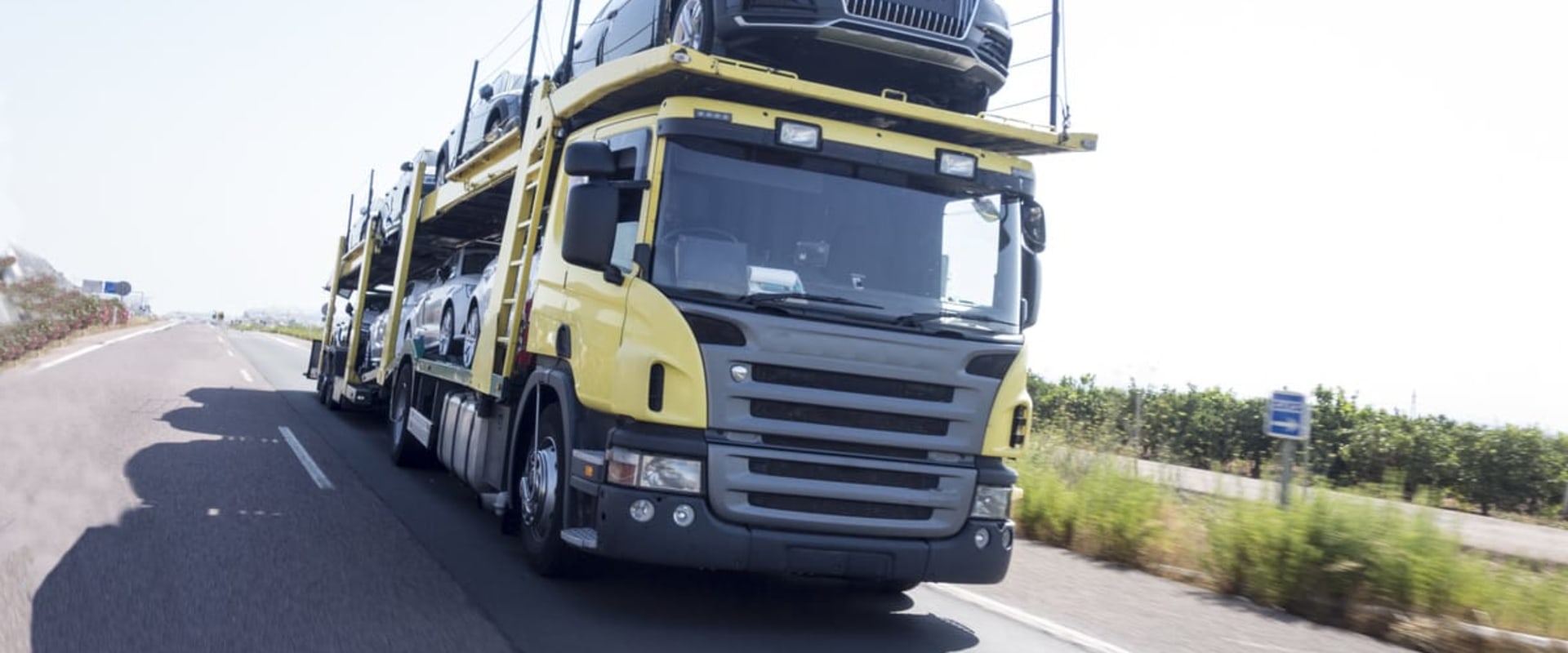 Using a Vehicle Shipping Calculator to Save on Auto Transport Costs